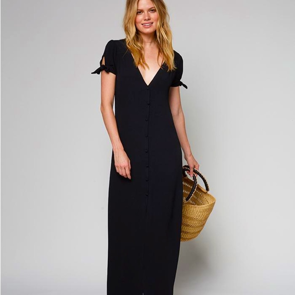 Flynn Skye Ale Maxi Dress NWT in black, medium M button front slit tie sleeves